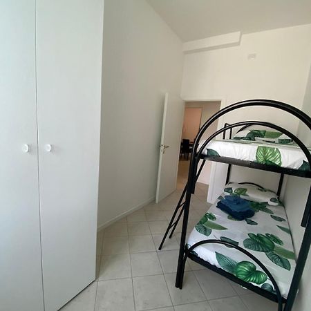 Ampio Appartamento In Posizione Strategica Rimini Exterior photo