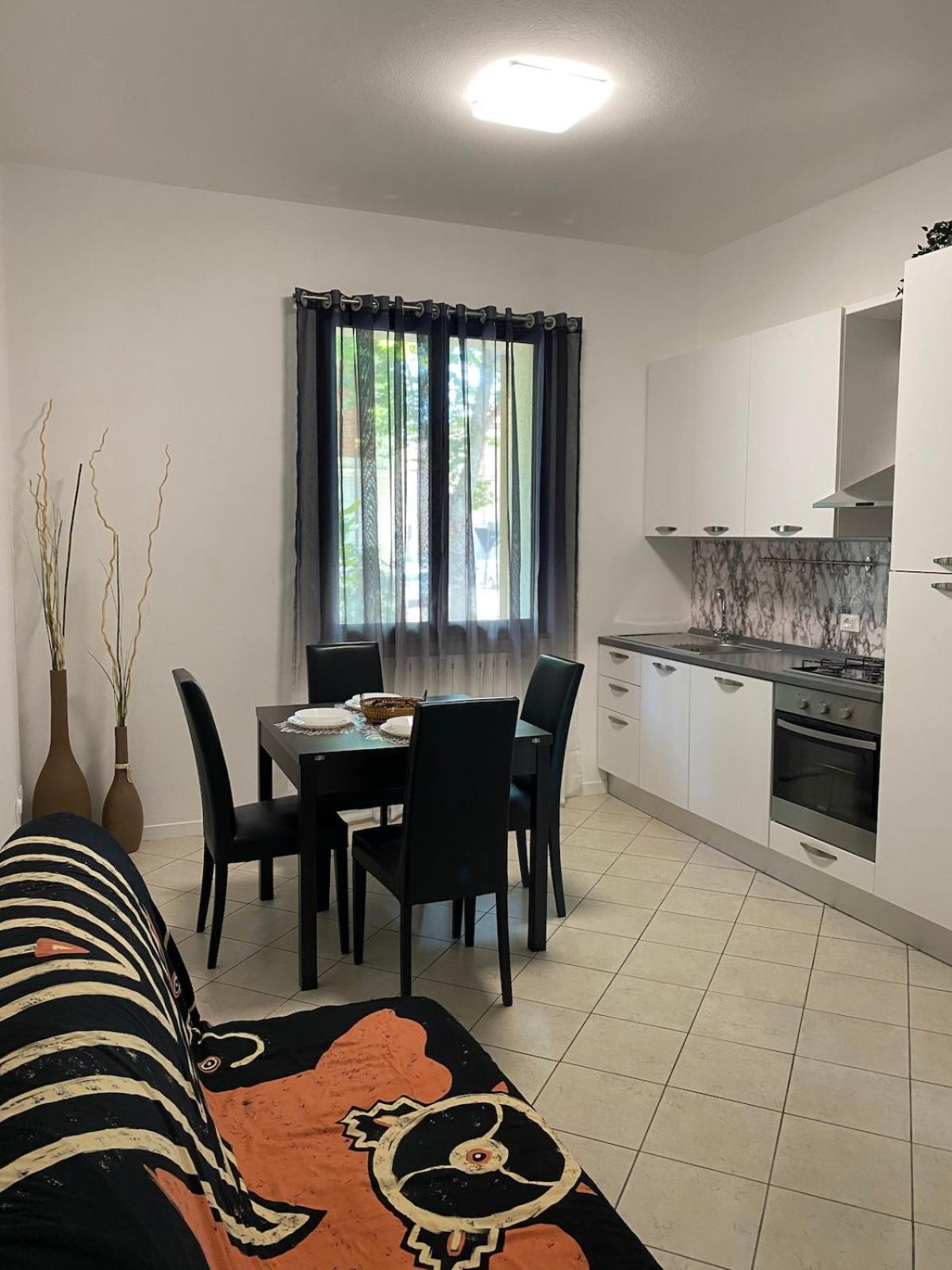 Ampio Appartamento In Posizione Strategica Rimini Exterior photo