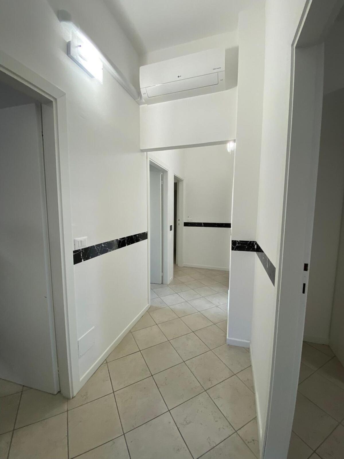Ampio Appartamento In Posizione Strategica Rimini Exterior photo